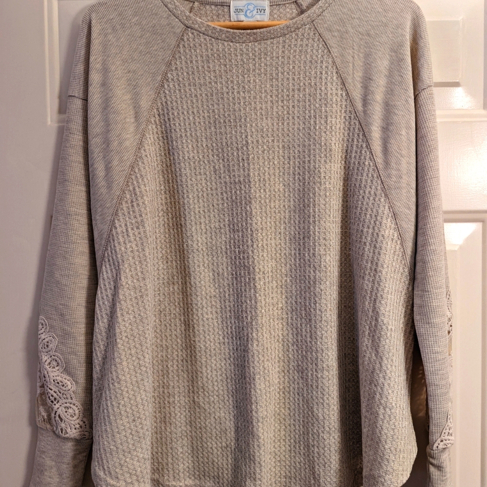 Brand New Size Small Cream Color Long Sleeve With A Little Lace Jun & Ivy Top